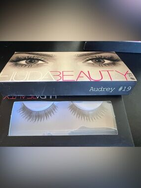 Audrey #19 HUDA Beauty false lashes. 
New in package. Glue is NOT included.